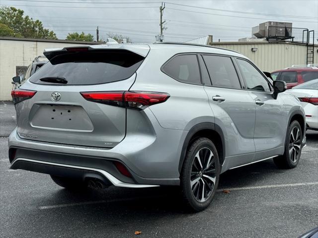 2021 toyota highlander xse