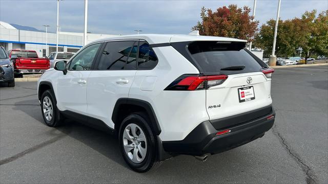 2023 toyota rav4 le