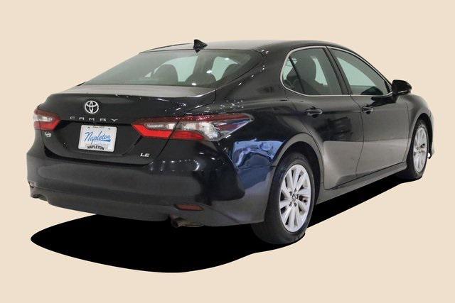 2022 toyota camry le
