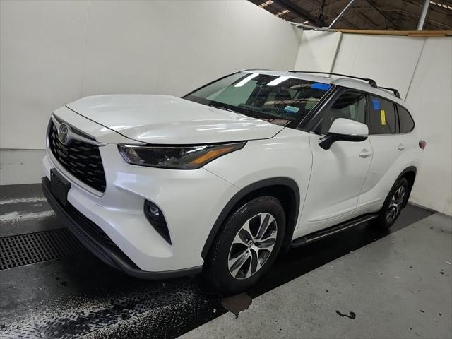 2022 toyota highlander xle
