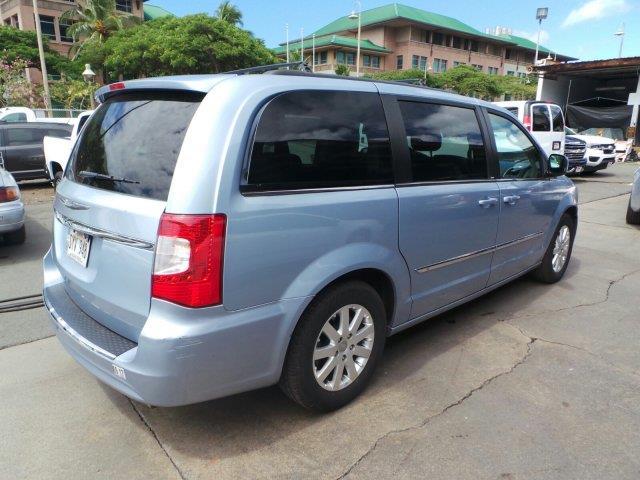 2013 chrysler town and country touring touring 4dr mini-van for sale in honolulu, hawaii