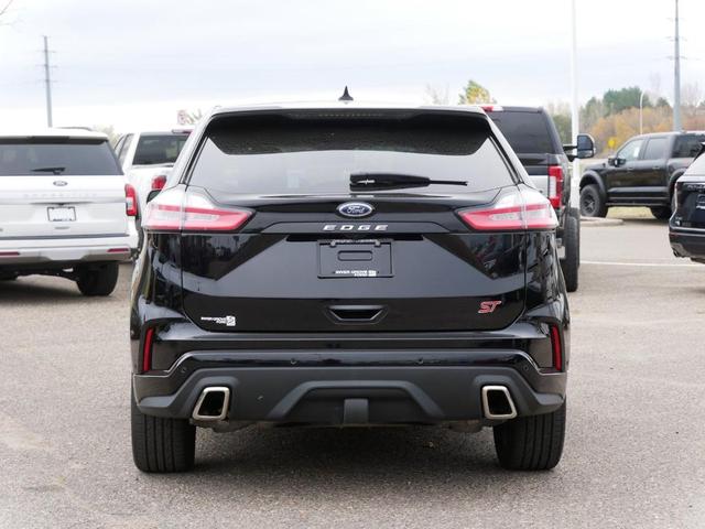 2022 ford edge st