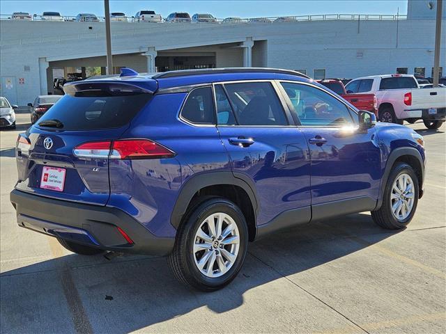 2022 toyota corolla cross le