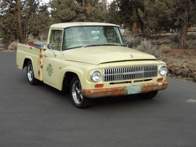 international pickup 1966 short bed, chevy engine, ford rearend no reserve