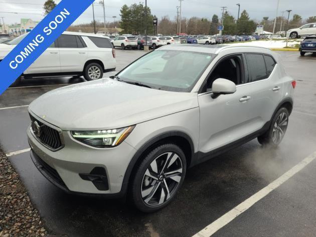 2024 volvo xc40 b5 plus bright theme