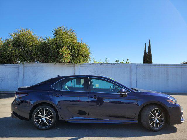 2022 toyota camry se