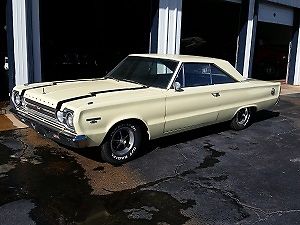 1967 plymouth gtx 84931 miles cream/black racing stripes