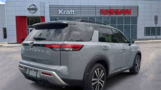 2024 Nissan Pathfinder platinum
