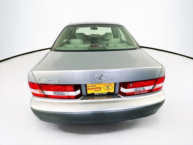 2001 lexus es 300 base