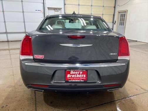2018 chrysler 300 touring in beaverdale heights, iowa