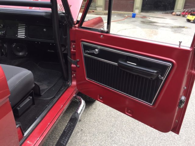 beautifully restored 1966 ford bronco with 351 and hard top