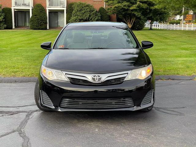 2014 toyota camry le