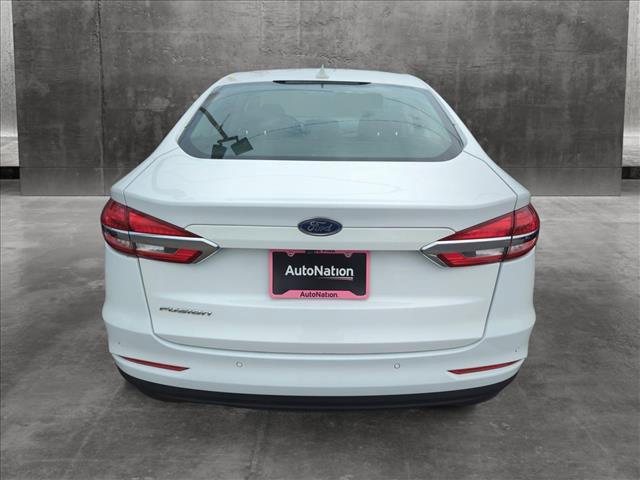 2020 ford fusion se
