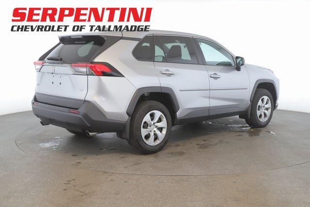 2022 toyota rav4 le