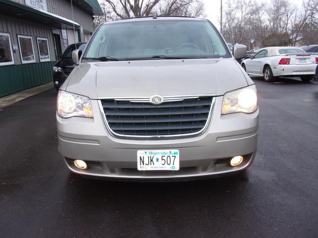 2009 chrysler town & country touring