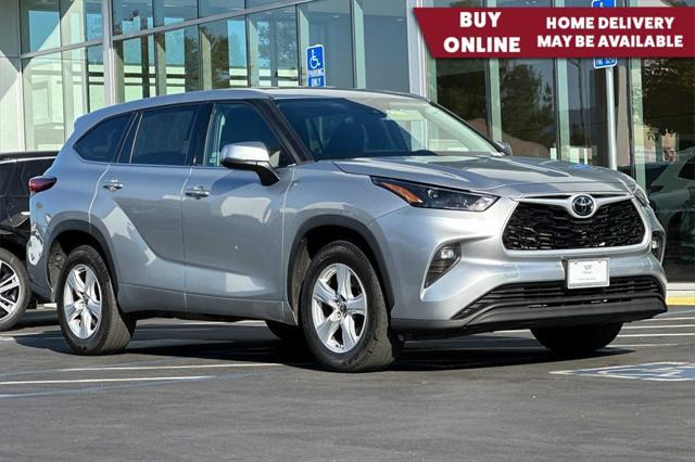 2022 toyota highlander le