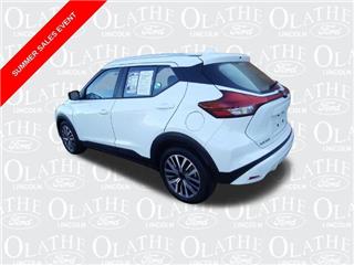 2022 Nissan Kicks sv