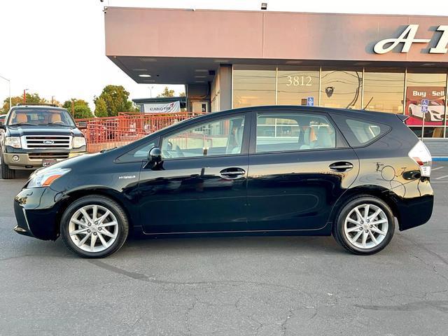 2012 toyota prius v two