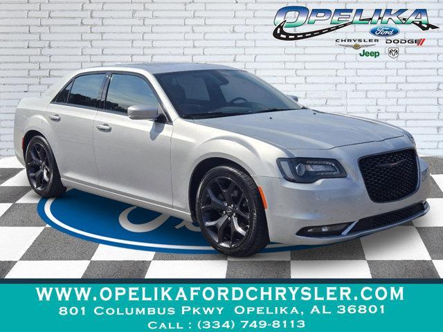 2022 chrysler 300 s
