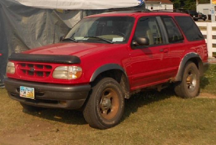 obo 2 ford explorers in columbus, oh