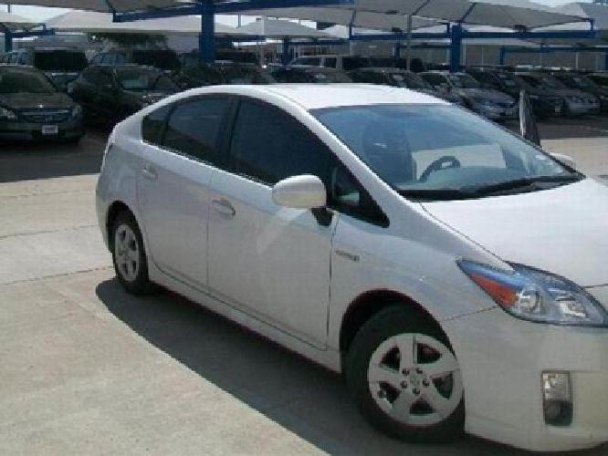 2011 toyota prius iii white hatchback i4 in dallas, tx