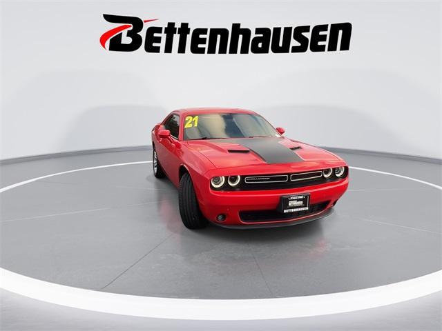 2021 dodge challenger sxt