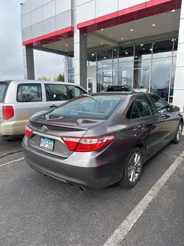 2016 toyota camry se