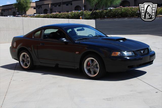 2001 ford mustang base
