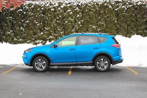 2016 toyota rav4 hybrid in milwaukee, wisconsin