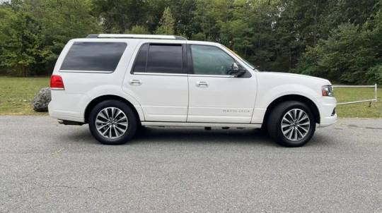 2015 lincoln navigator base