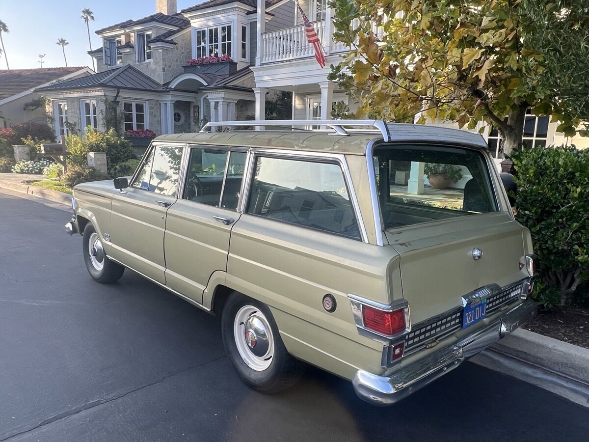 1971 jeep wagoneer brown