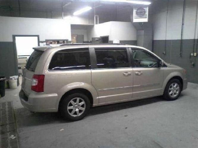2012 chrysler town & country touring minivan 4d in beaver, pa