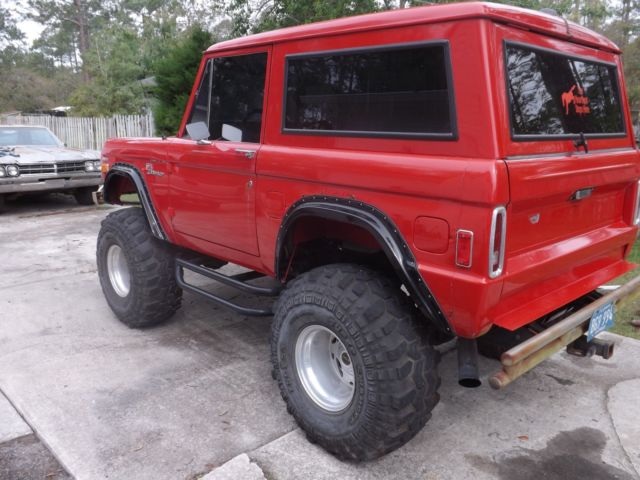 1977 ford bronco sport 4 x 4 automatic