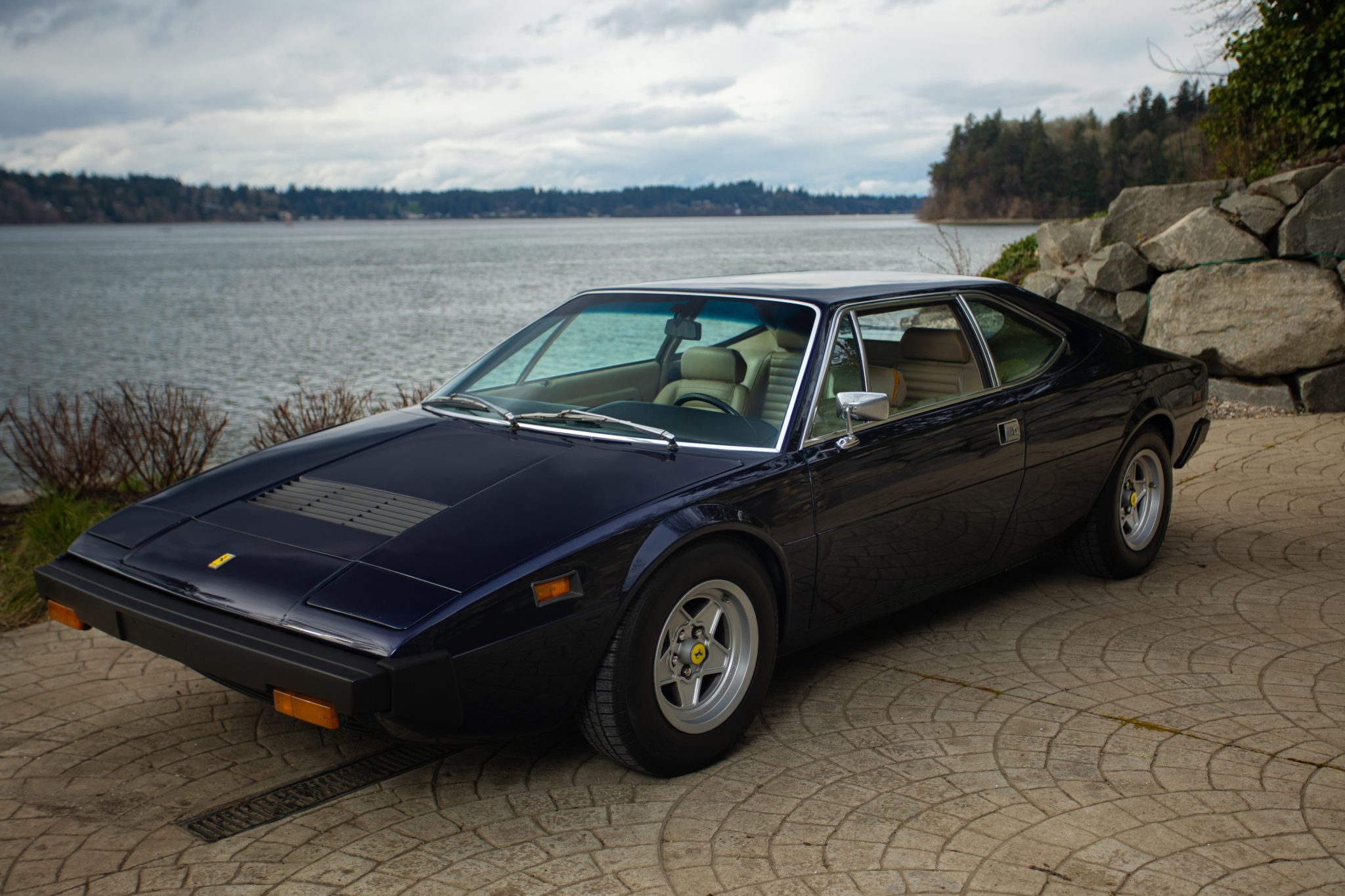 1975 ferrari 308 gt4