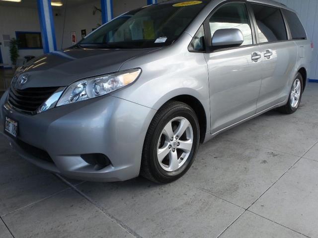 2013 toyota sienna le 7-passenger auto access seat le 7-passenger auto access seat 4dr mini-van for sale in hilo, hawaii