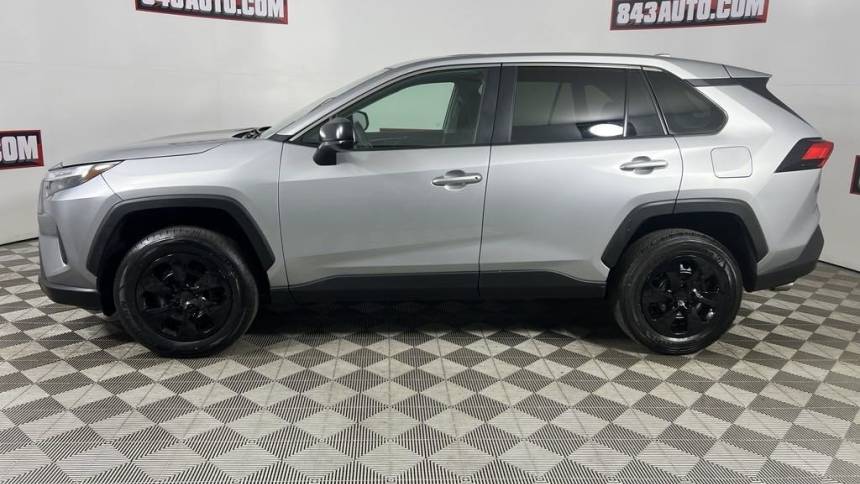2023 toyota rav4 le