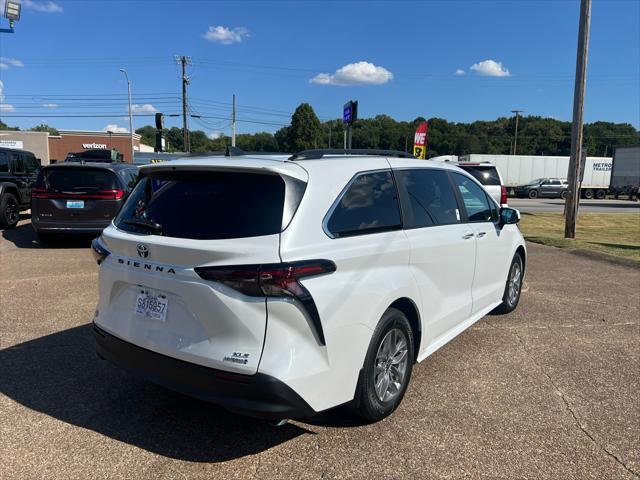 2024 toyota sienna xle 8 passenger