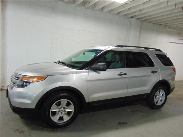 2013 ford explorer base