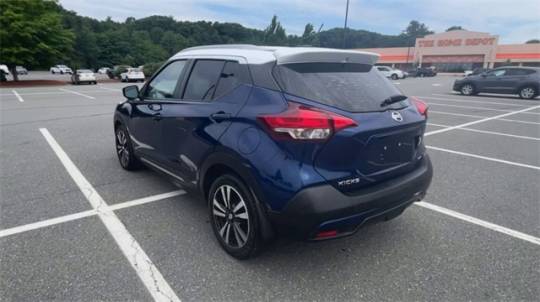 2019 nissan kicks sr