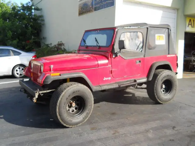 93 wrangler soft top great condition 4 cyl. 5 speed manual lifted 4 inch on 33'