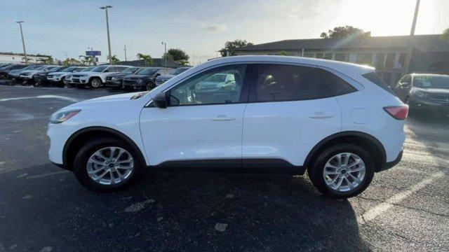 2022 ford escape se