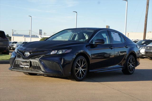 2021 toyota camry se