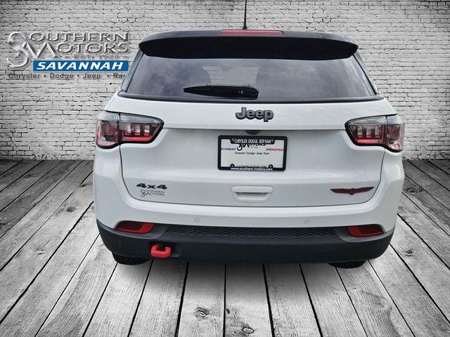 2023 jeep compass trailhawk