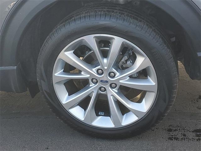 2022 ford explorer platinum
