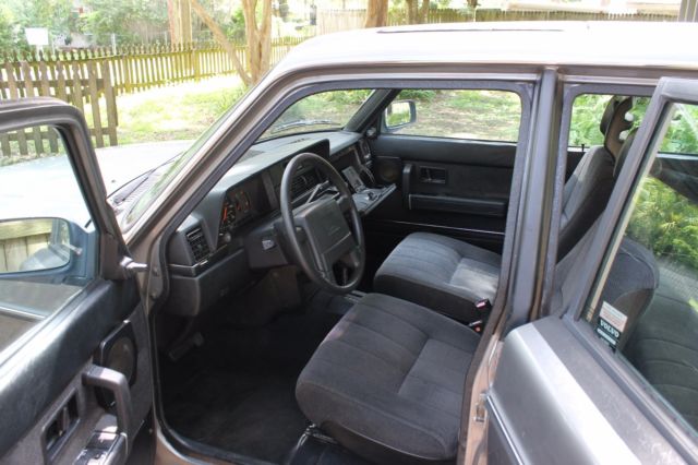beautiful 1991 volvo 240