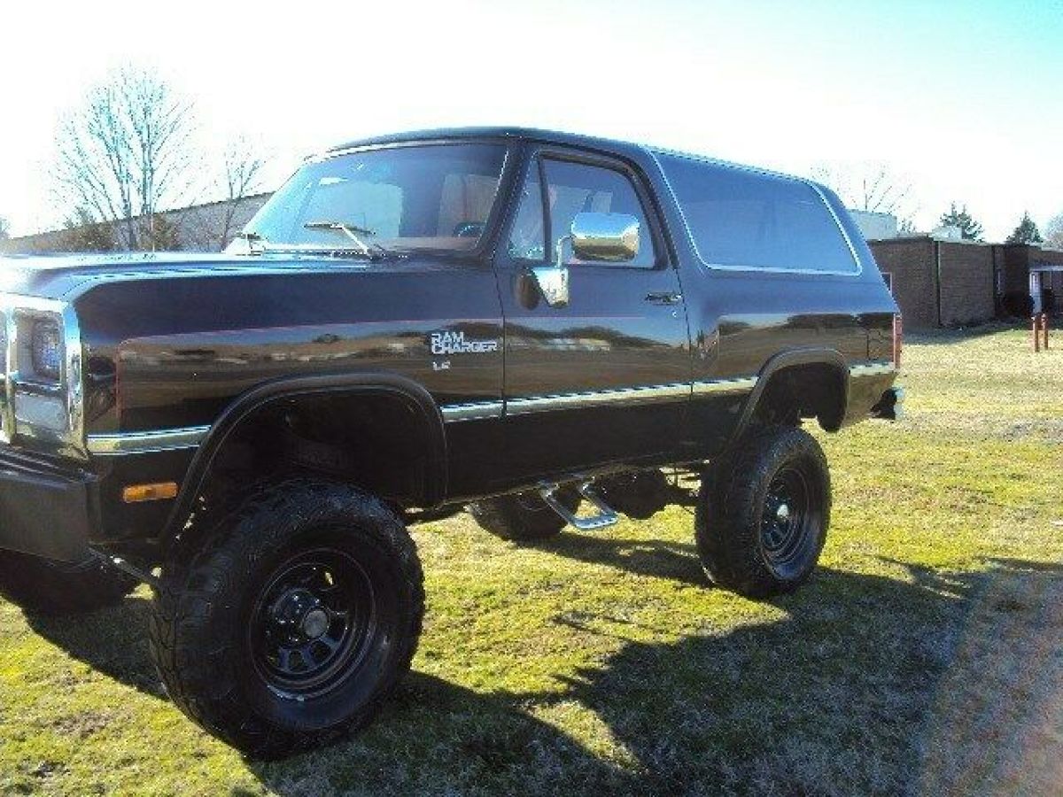 1992 dodge rancharger le suv