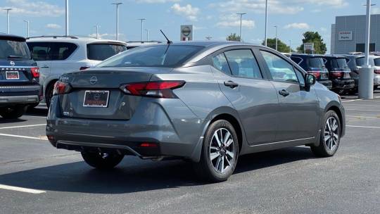 2024 Nissan s