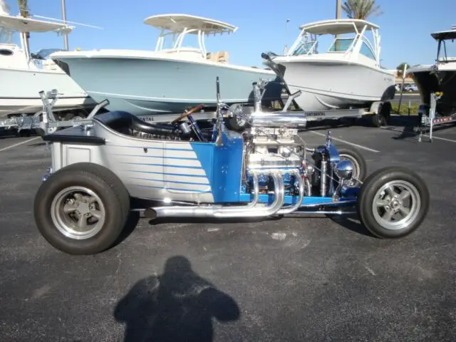 1923 ford t-bucket! chevy 350! summit 350 trans! dual holley carbs! must see!
