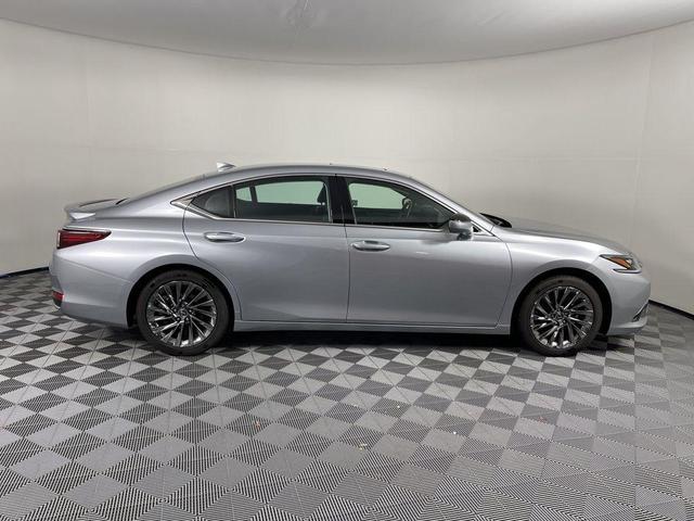 2024 lexus es 300h ultra luxury