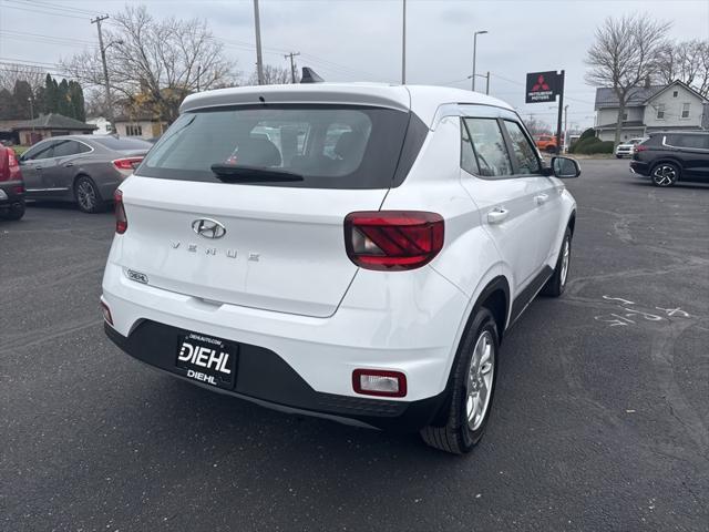 2022 hyundai venue se